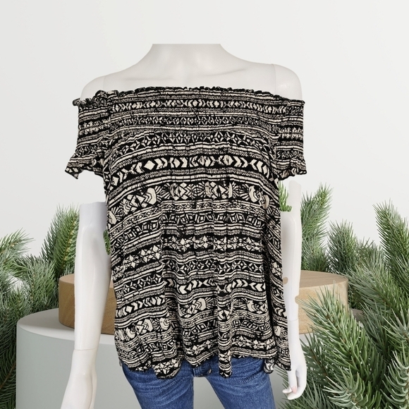 Mossimo Supply Off The Shoulder Abstract Print Top Size XL - Picture 1 of 10